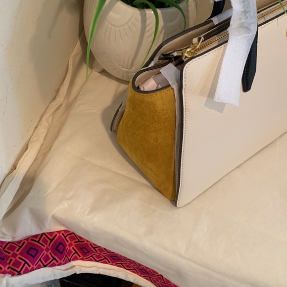 Tory Burch Robinson Colorblock Small Leather Tote
TORY BURCH - Picture 5 of 16